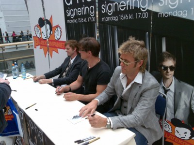 a-ha_signing_oslo_01