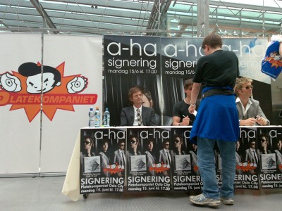 a-ha_signing_oslo_07